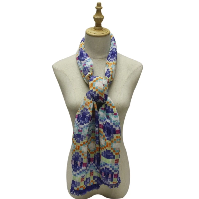 female wool scarf