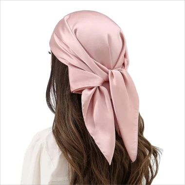 Bandana sutra merah muda